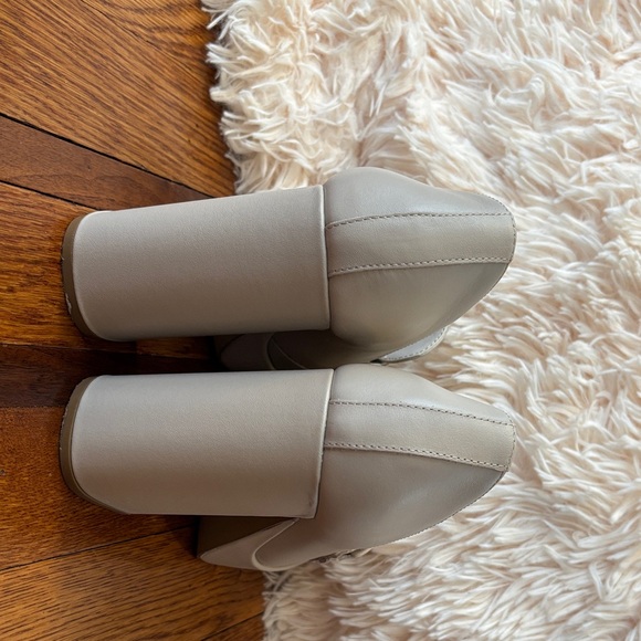 Steve Madden Women's Beige Chain Loafers - Picture 3 of 6